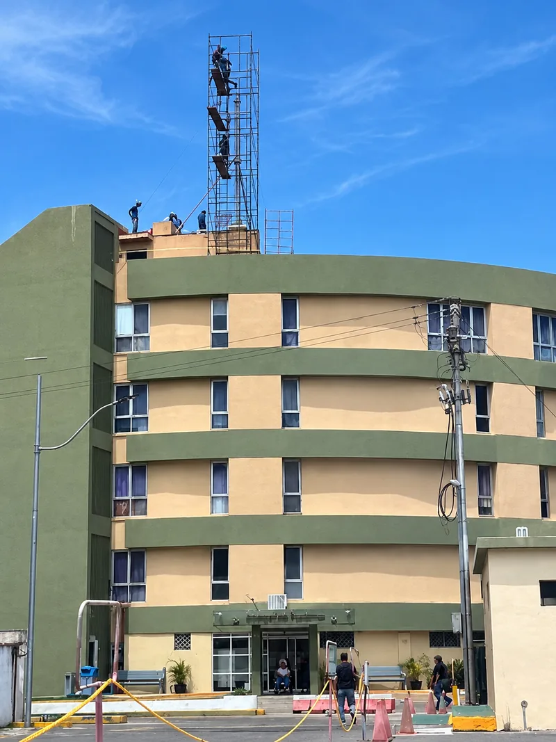Estación Crucero de Lechería en montaje